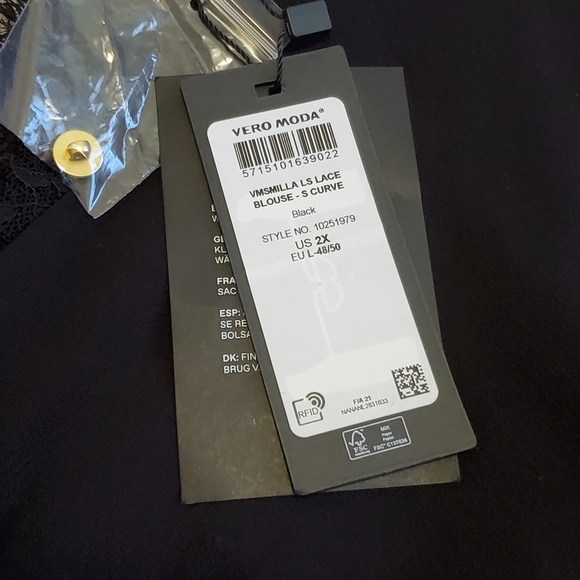 ✨️2/$30 NWT Long-Sleeve Lace Trim Blouse - Picture 8 of 8